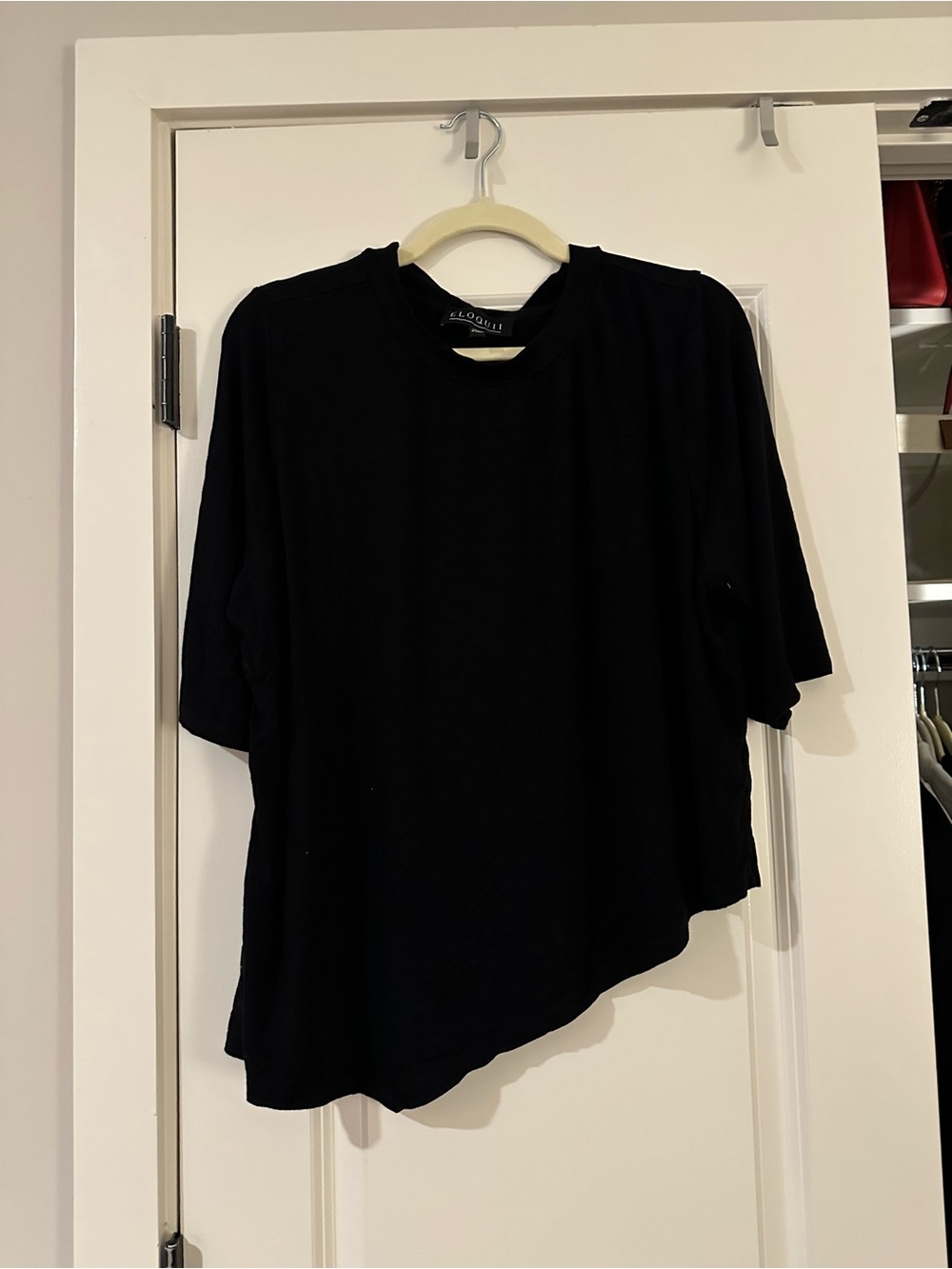 Asymmetrical Hem 3/4 Sleeve Top